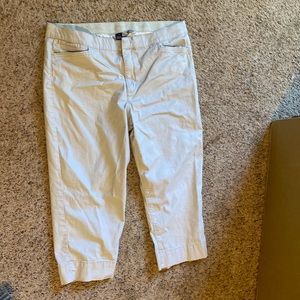 Women’s size 14 capris khakis